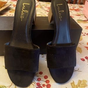 LuLu’s Blk Suede Slide
